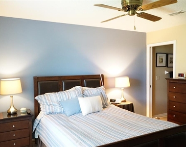 2102 Hereford Drive - Photo Thumbnail 9