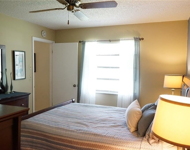 2102 Hereford Drive - Photo Thumbnail 11