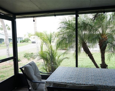 2102 Hereford Drive - Photo Thumbnail 22