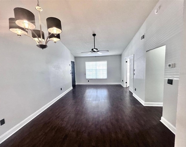 7828 Hardwick Drive - Photo Thumbnail 9
