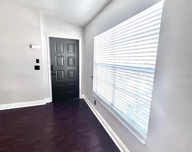 7828 Hardwick Drive - Photo Thumbnail 8