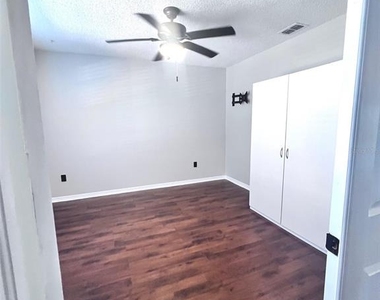 7828 Hardwick Drive - Photo Thumbnail 11