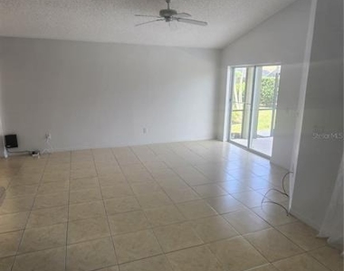 2618 Emerald Island Boulevard - Photo Thumbnail 17