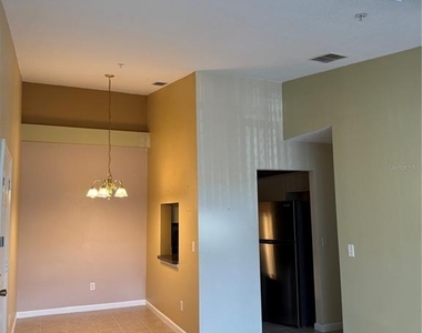 1134 S Pine Ridge Circle - Photo Thumbnail 5