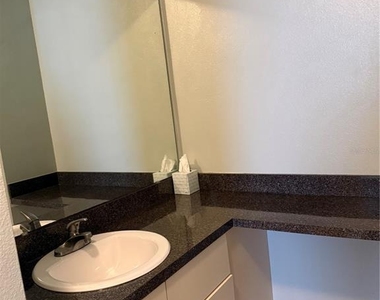 1134 S Pine Ridge Circle - Photo Thumbnail 12