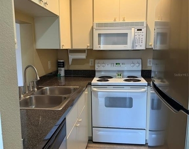 1134 S Pine Ridge Circle - Photo Thumbnail 6
