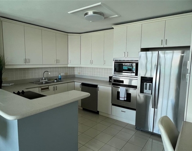 550 Ave Constitucion - Photo Thumbnail 8