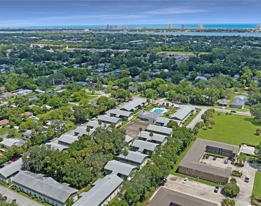 840 Center Avenue - Photo Thumbnail 2