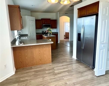 2234 N Normandy Boulevard - Photo Thumbnail 5