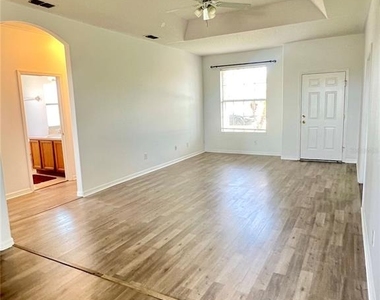 2234 N Normandy Boulevard - Photo Thumbnail 12