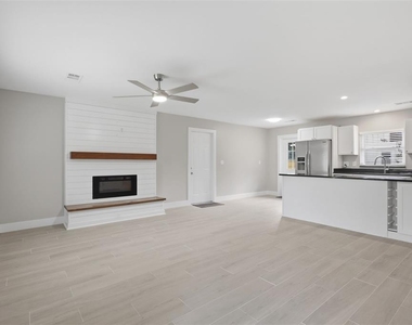 550 E Minnesota Avenue - Photo Thumbnail 28
