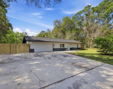 550 E Minnesota Avenue - Photo Thumbnail 1