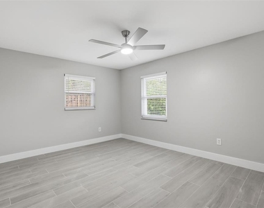 550 E Minnesota Avenue - Photo Thumbnail 37