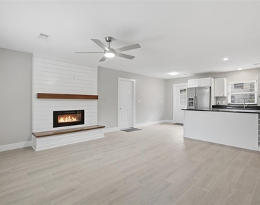 550 E Minnesota Avenue - Photo Thumbnail 30