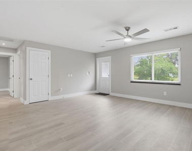 550 E Minnesota Avenue - Photo Thumbnail 24