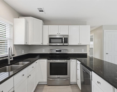 550 E Minnesota Avenue - Photo Thumbnail 35