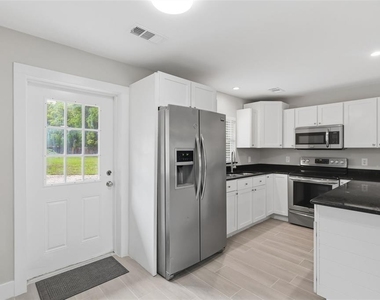 550 E Minnesota Avenue - Photo Thumbnail 33