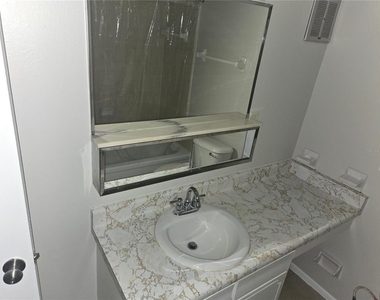 1935 Conway Road - Photo Thumbnail 2