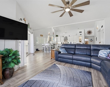 220 Mockingbird Street - Photo Thumbnail 19