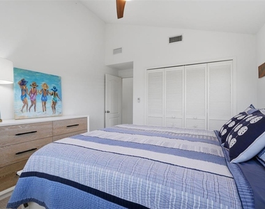 220 Mockingbird Street - Photo Thumbnail 34