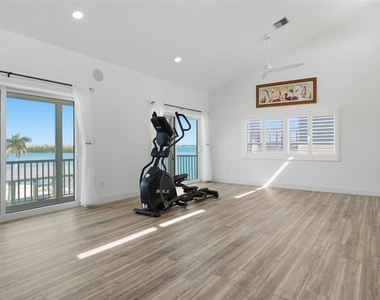 220 Mockingbird Street - Photo Thumbnail 44