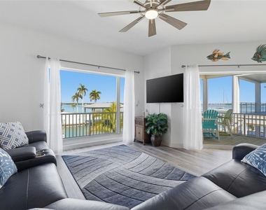 220 Mockingbird Street - Photo Thumbnail 18