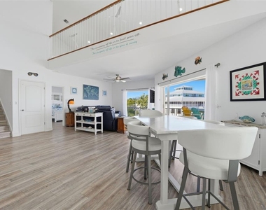 220 Mockingbird Street - Photo Thumbnail 3