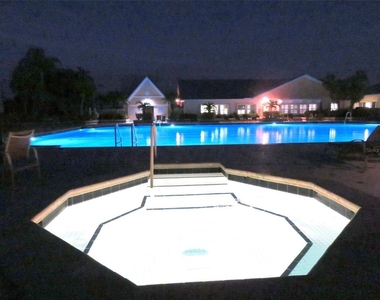1670 Royal Court - Photo Thumbnail 15