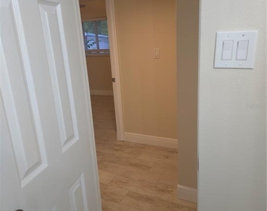 2212 Vinson Avenue - Photo Thumbnail 17