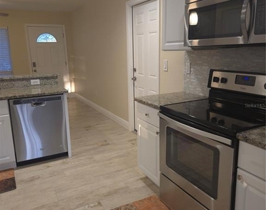 2212 Vinson Avenue - Photo Thumbnail 6