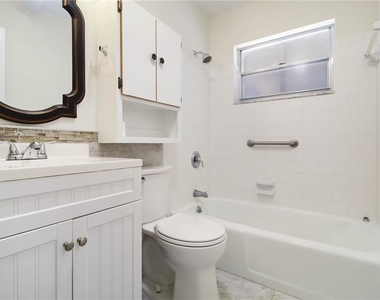 1028 Lillian Street - Photo Thumbnail 12