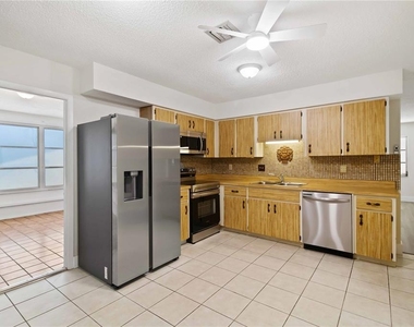 1028 Lillian Street - Photo Thumbnail 14