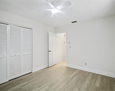 1028 Lillian Street - Photo Thumbnail 10