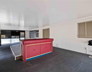 1028 Lillian Street - Photo Thumbnail 21