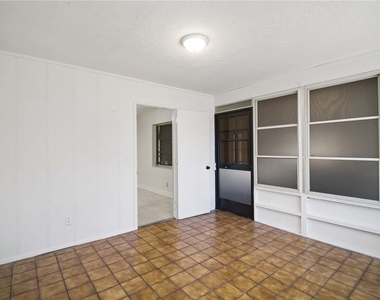 1028 Lillian Street - Photo Thumbnail 16