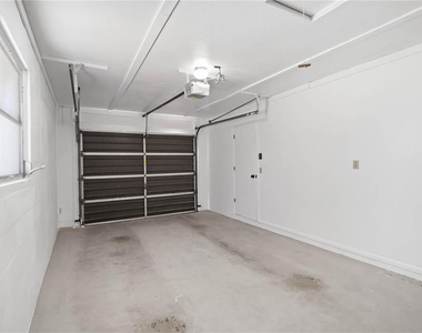 1028 Lillian Street - Photo Thumbnail 24