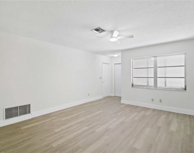 1028 Lillian Street - Photo Thumbnail 6