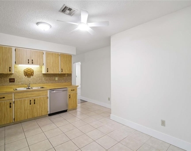 1028 Lillian Street - Photo Thumbnail 15
