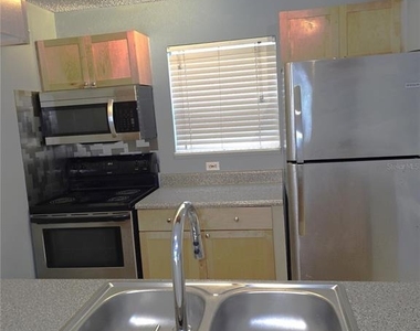 2500 Winding Creek Boulevard - Photo Thumbnail 3