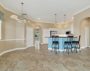 11709 Clubhouse Drive - Photo Thumbnail 15