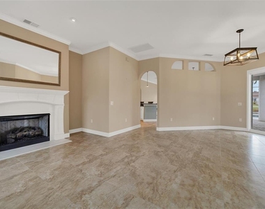 11709 Clubhouse Drive - Photo Thumbnail 8
