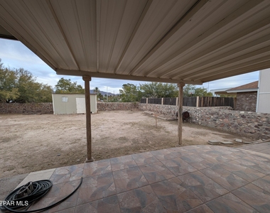 5857 W Valley Circle - Photo Thumbnail 4