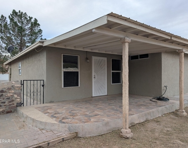 5857 W Valley Circle - Photo Thumbnail 3