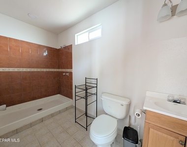 5857 W Valley Circle - Photo Thumbnail 24