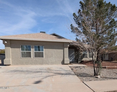 5857 W Valley Circle - Photo Thumbnail 1