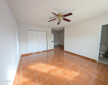 5857 W Valley Circle - Photo Thumbnail 23