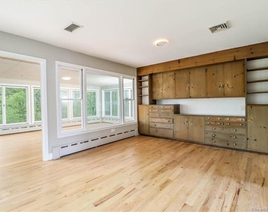 20 Park Lane Road - Photo Thumbnail 6