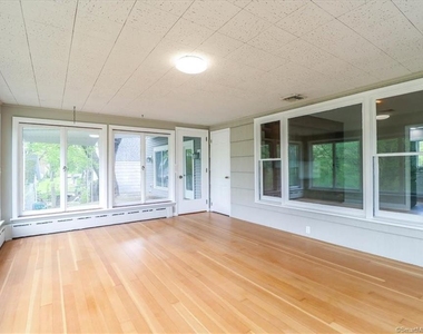 20 Park Lane Road - Photo Thumbnail 4