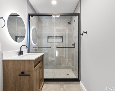 105 Richmond Hill Avenue - Photo Thumbnail 3