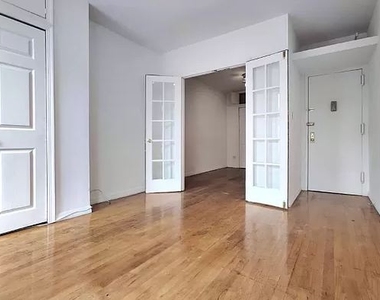 184 1st Avenue - Photo Thumbnail 2